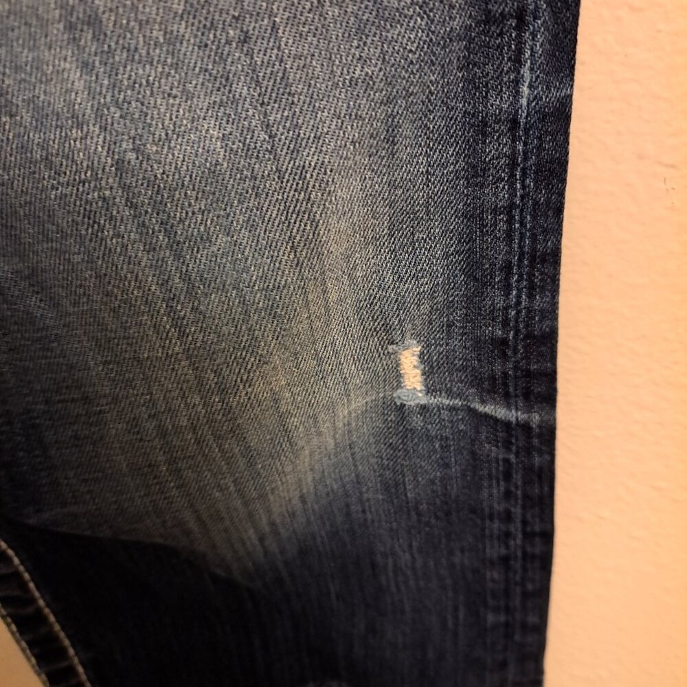 Big Star "LIV" Distressed Embroidered Pocket Denim Jean Capris, size 28 - Picture 8 of 13